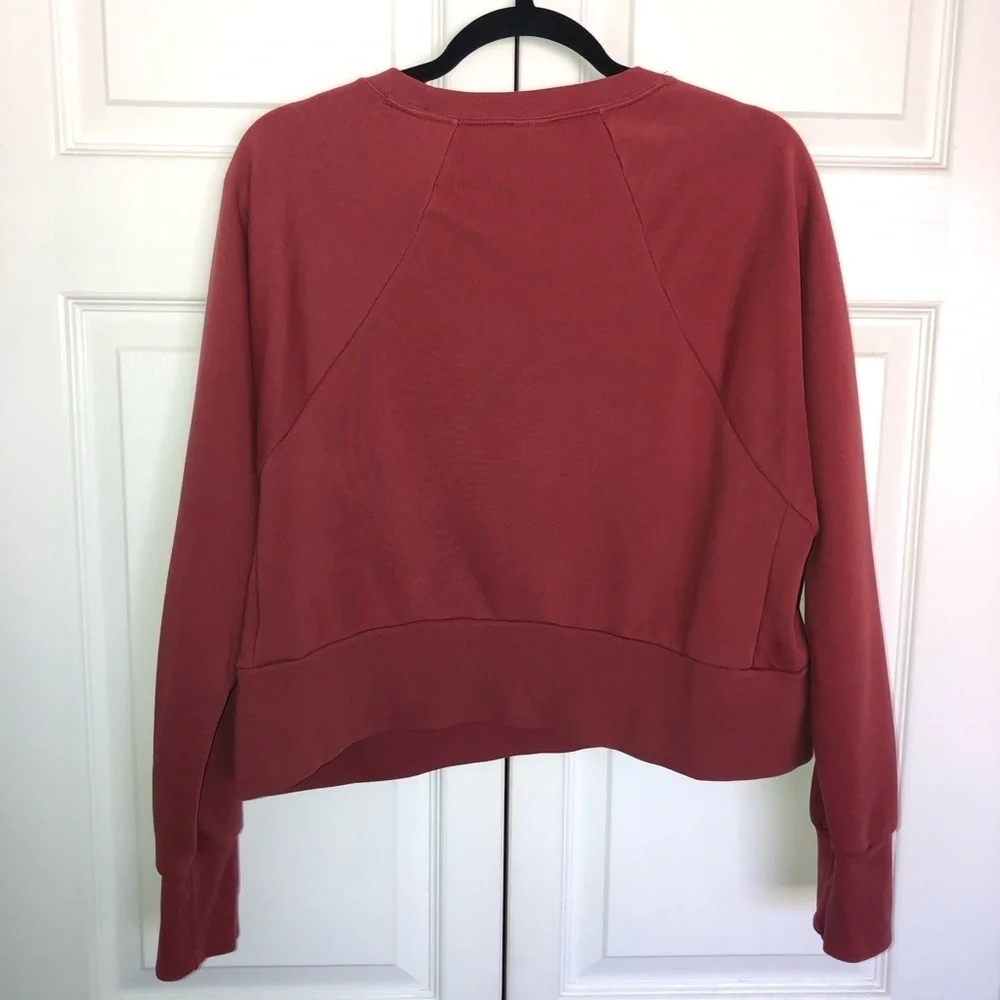 Maroon Nike Embossed Crop Sweatshirt Size M